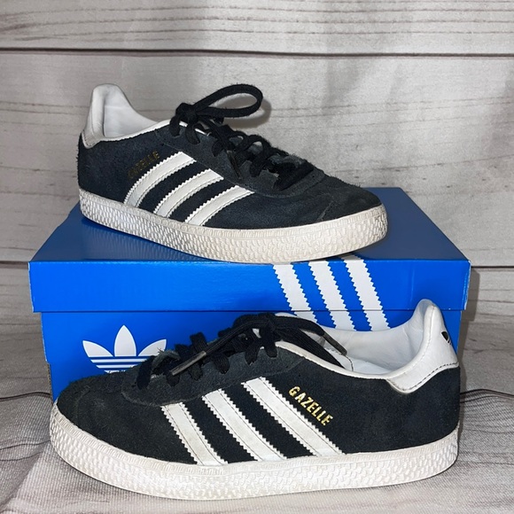 Black And White Gazelle Adidass Size 